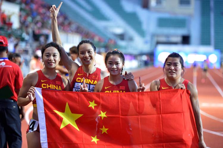 中国短跑天团vs明星队的相关图片