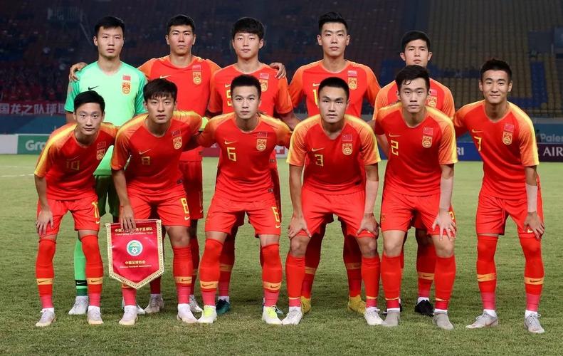 亚洲赛足球三亚vs中国的相关图片