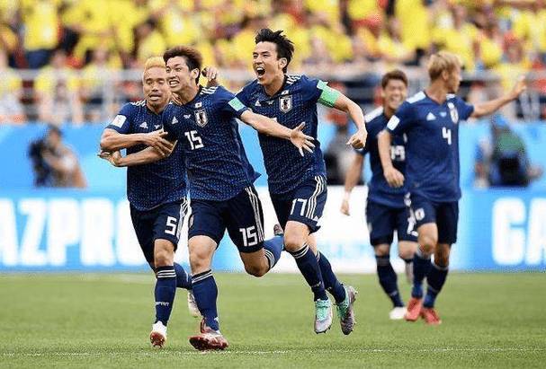 日本男足vs伊拉克球员的相关图片